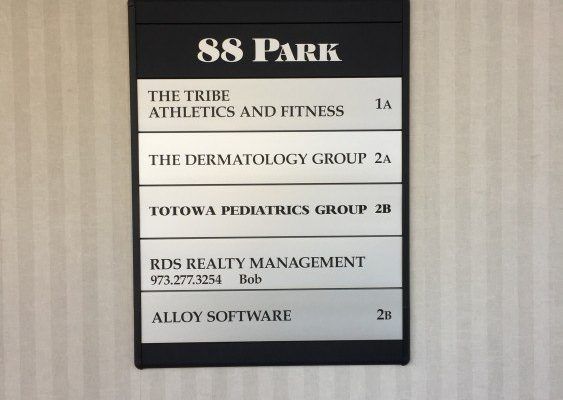 directory sign 4